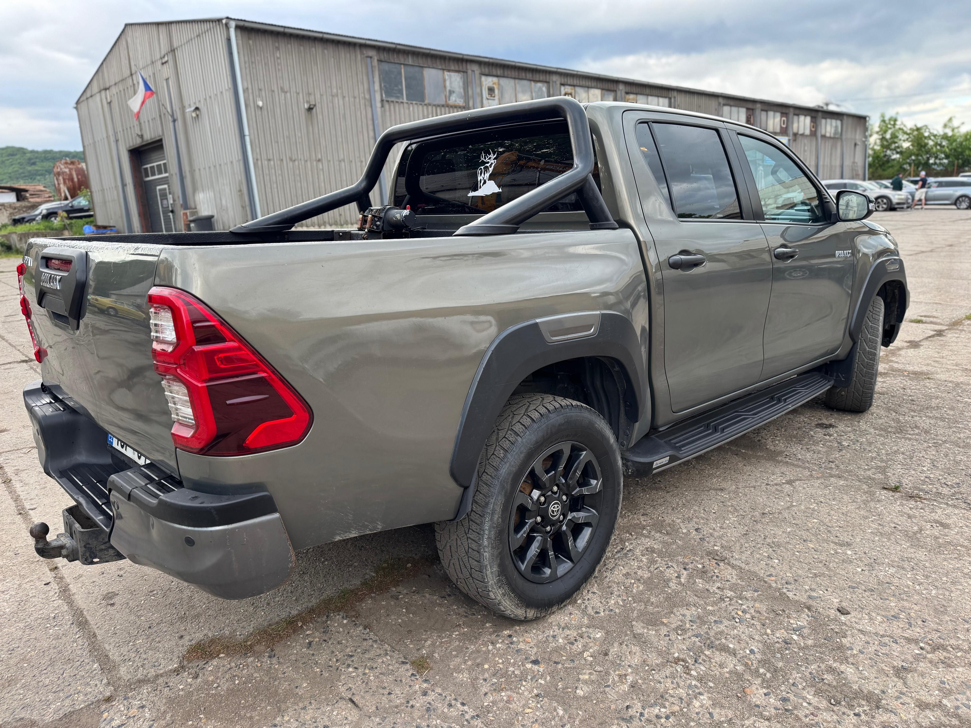 Toyota Hilux, TOYOTA HILUX 2.8 D-4D150kW - fotka 4