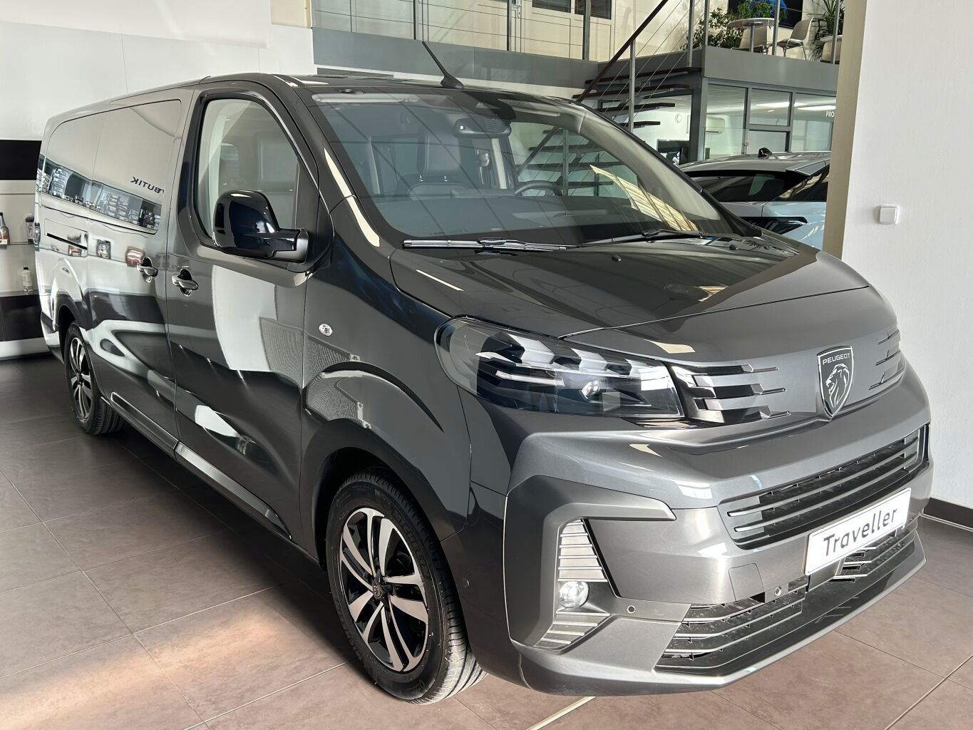 Peugeot Traveller, Allure L3 2.2 BlueHDi 180 S&S - fotka 3