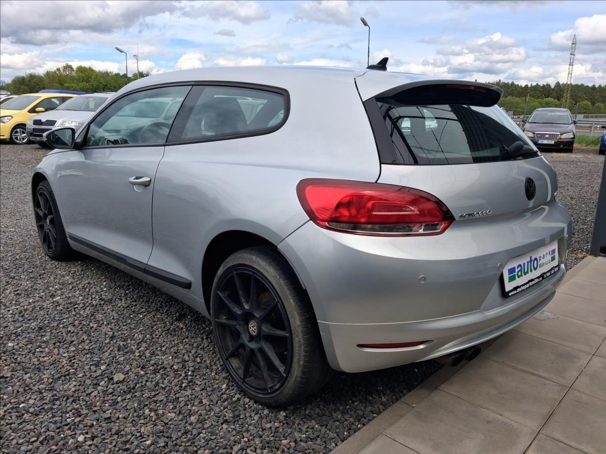 Volkswagen Scirocco, 1,9 2.0 TDi, kůže - fotka 5