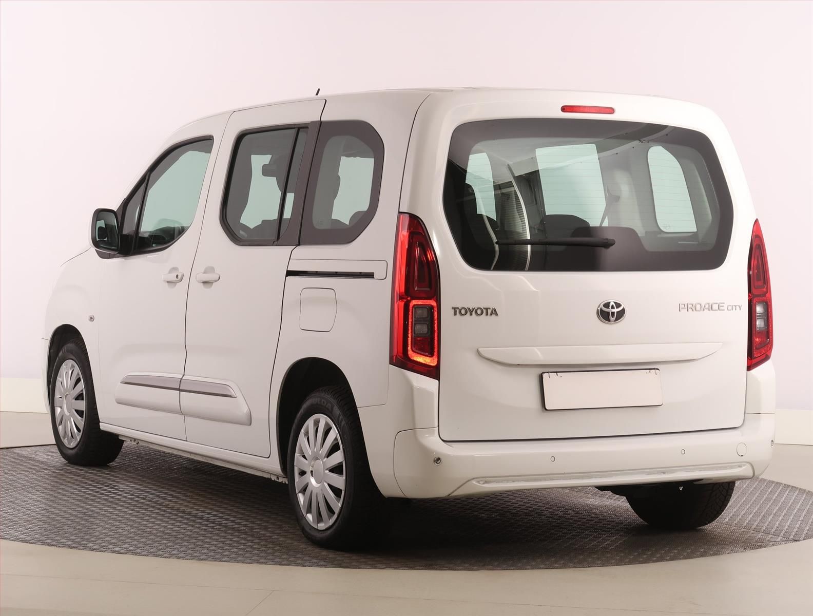 Toyota Proace City Verso, 1.2 T, Shuttle, 5Míst, Klima - fotka 3