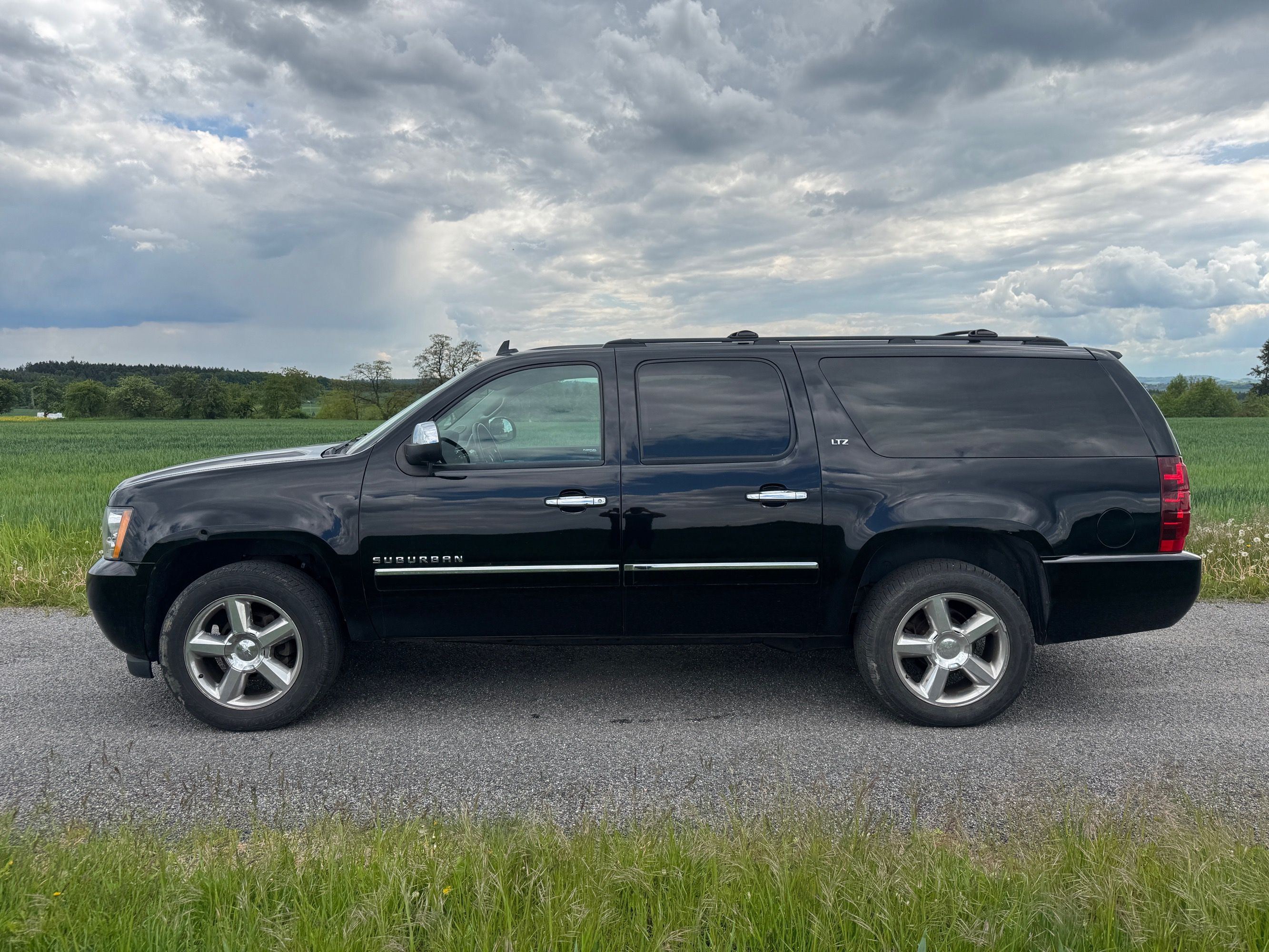 Chevrolet Suburban, 1500 5.3l V8 4x4 - fotka 4