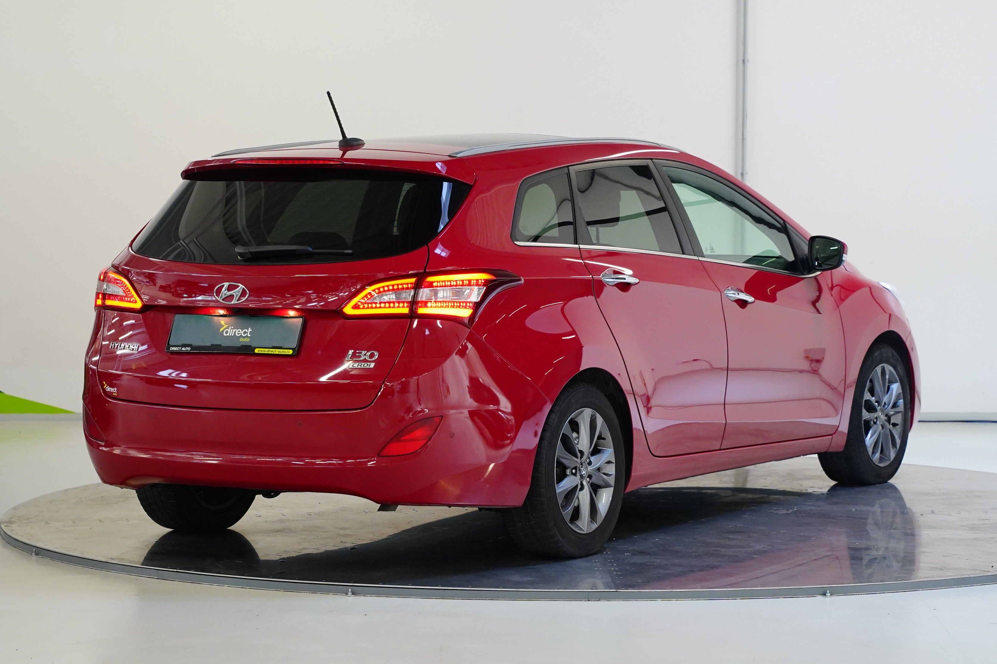 Hyundai i30, 1.6 CRDi 100KW - fotka 2