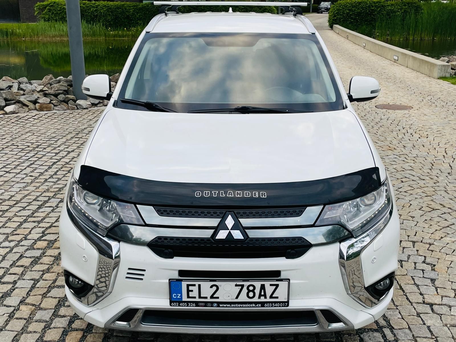 Mitsubishi Outlander, 2.4i+HYBRID 4x4 SERVISKA TAŽNÉ - fotka 5