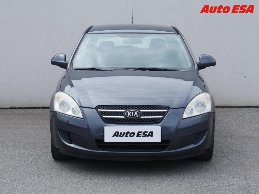 Kia Cee´d, 1.4 CVVT - fotka 2