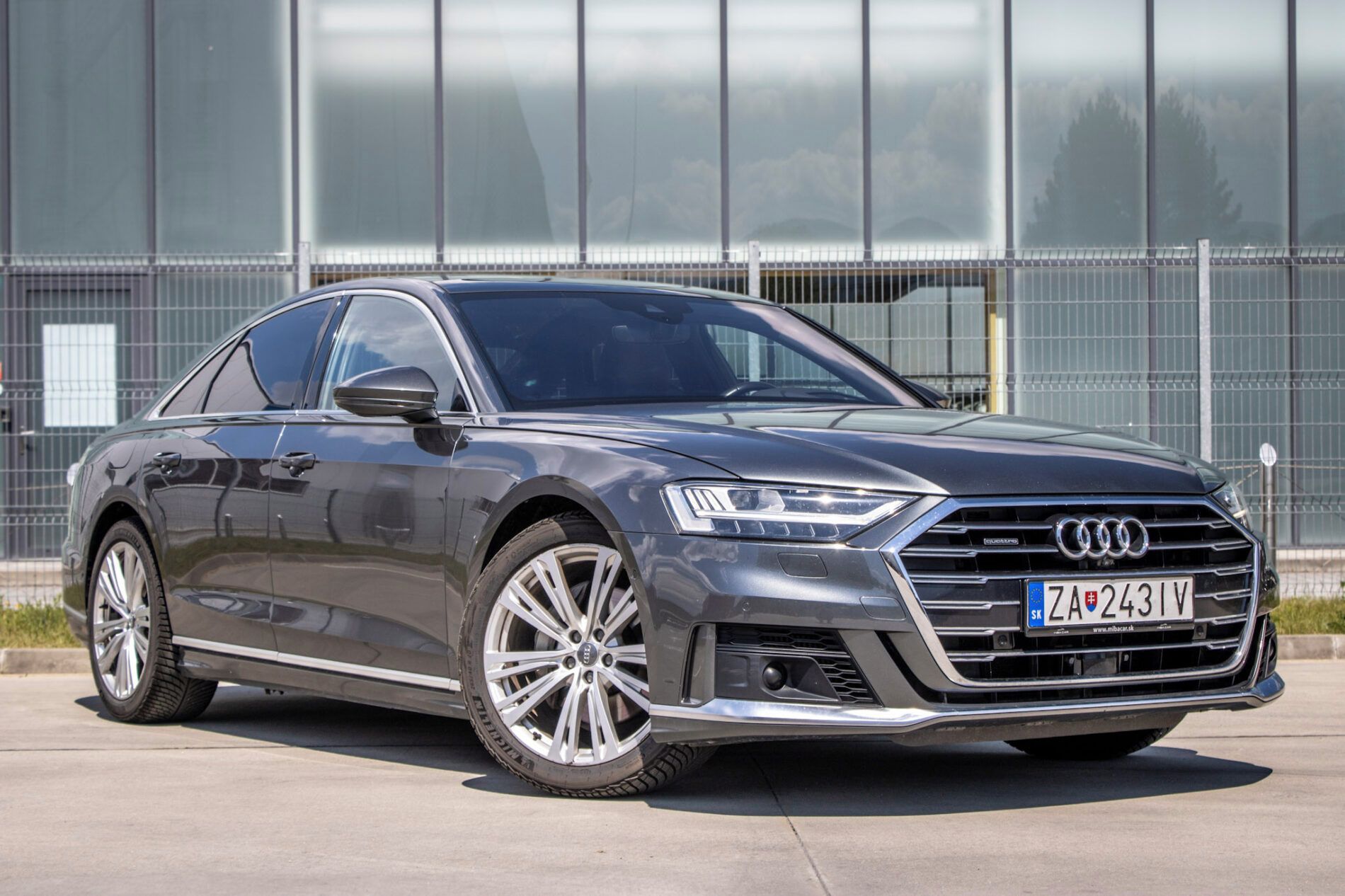 Audi A8 - fotka 4