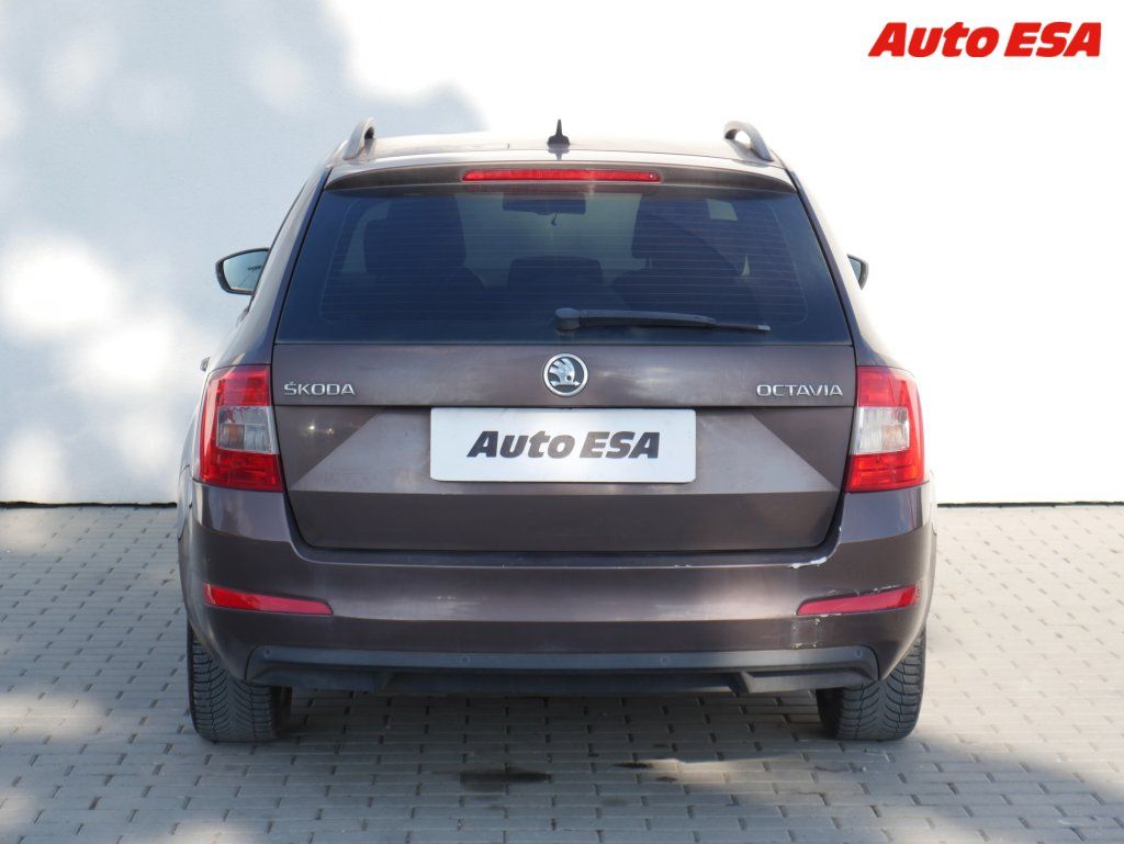 Škoda Octavia, 1.6 TDi Business plus,AC - fotka 5