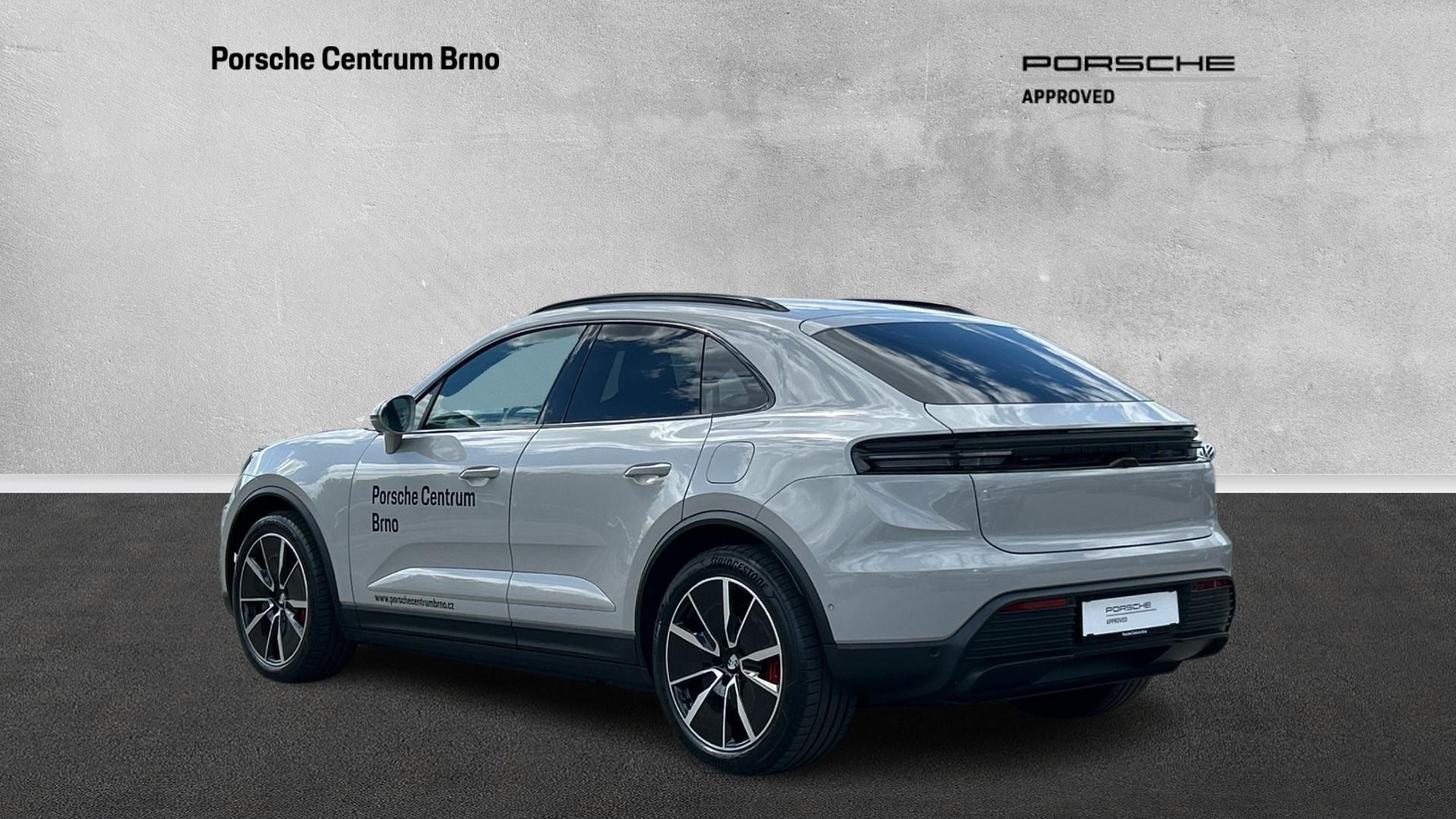 Porsche Macan, 4S Electric - fotka 3