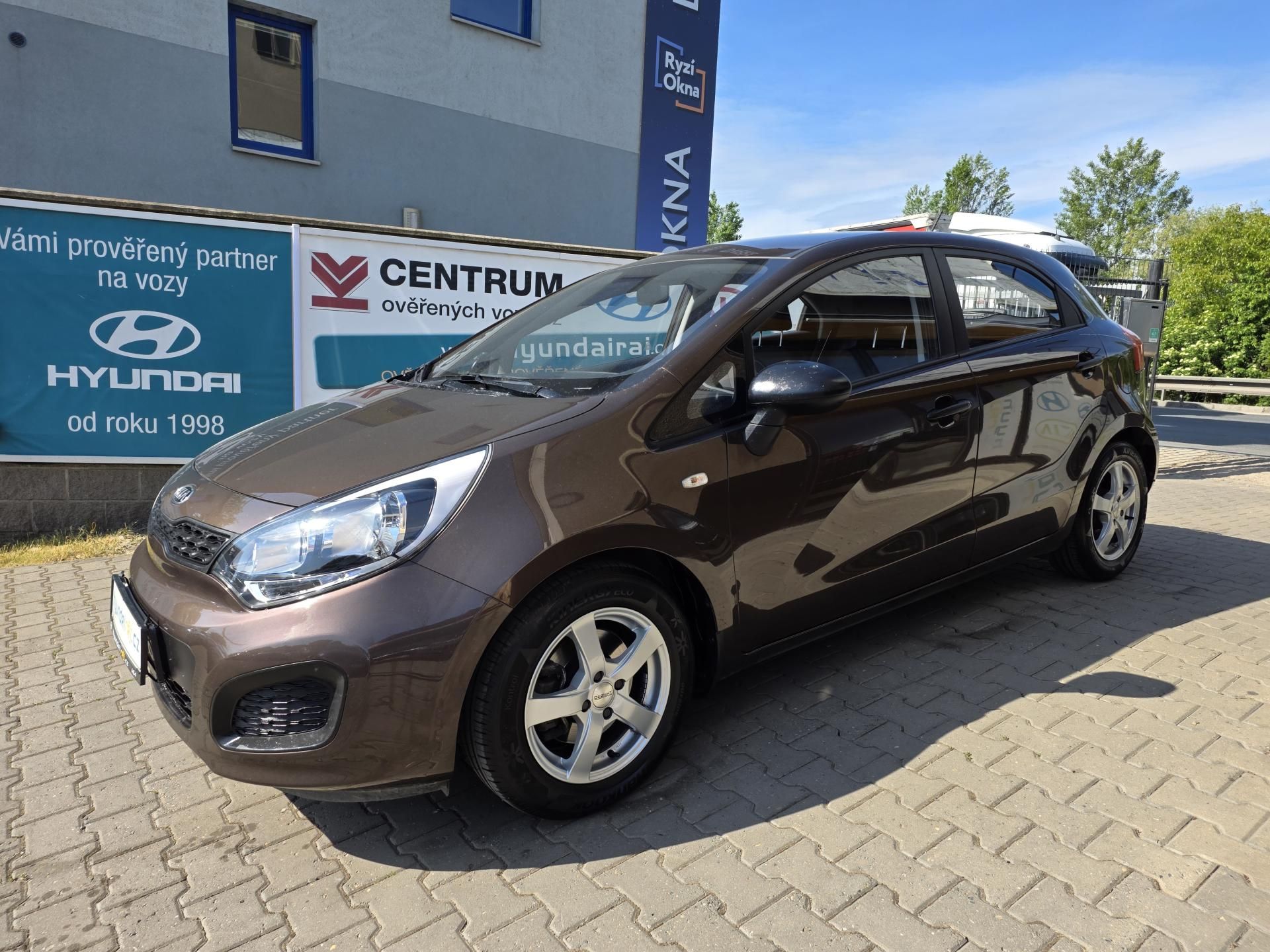 Kia Rio, 1.4-1MAJITEL-SERVISOVÁNO-KLIMA - fotka 3