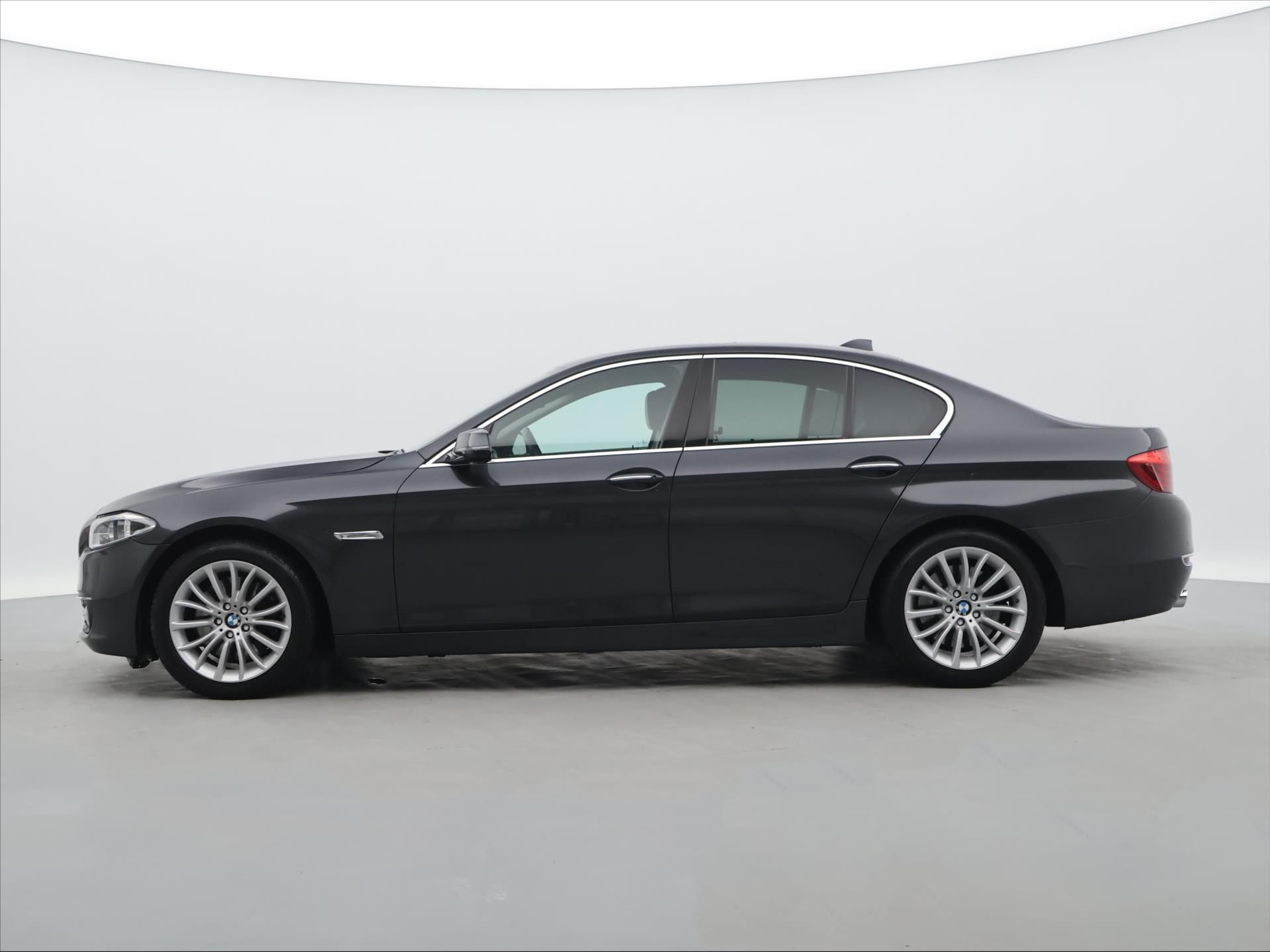 BMW Řada 5, 3,0 D 190 kW X-Drive Luxury Li - fotka 4
