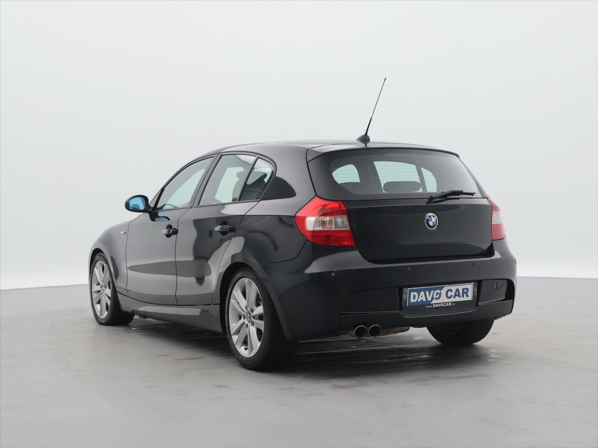 BMW Řada 1, 3,0 130i 209kW Aut.Klima - fotka 5