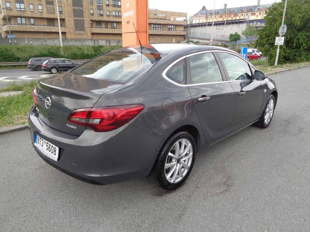 Opel Astra, 1.4  103kW,KOUPENO ČR,SERVISKA - fotka 6