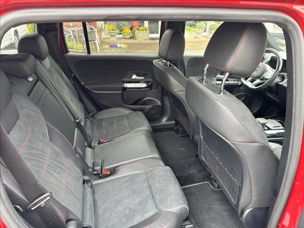 Mercedes-Benz GLB, 2,0   AMG 35 - fotka 6