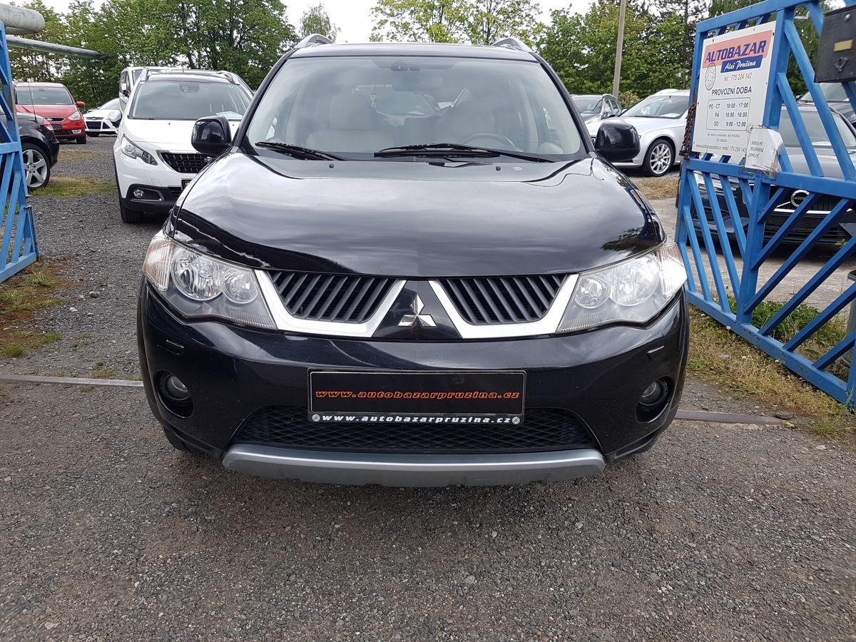 Mitsubishi Outlander, 2.2D 115KW 4X4 7MÍST - fotka 2