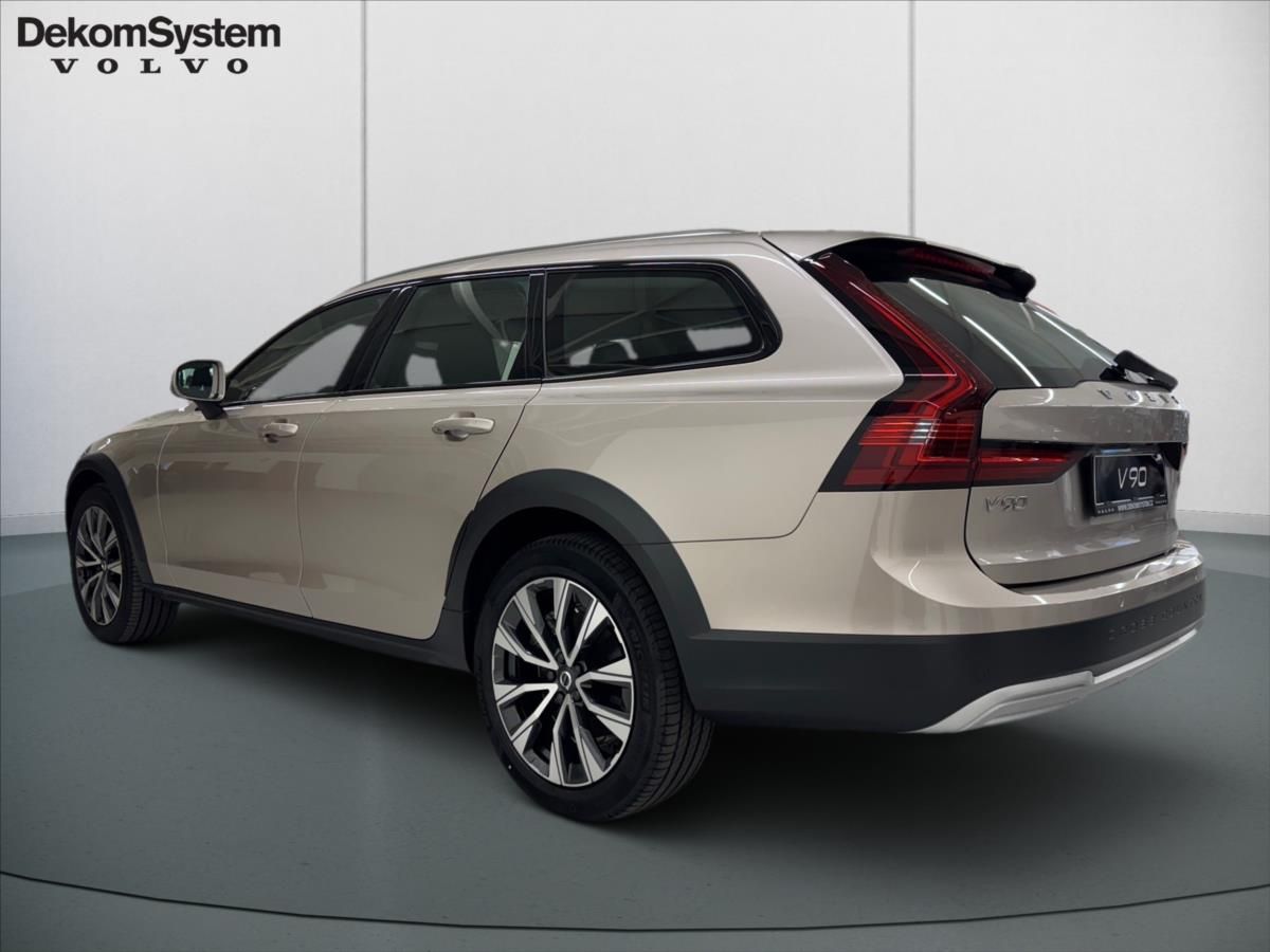 Volvo V90, 2,0 B4 AWD Cross Country Plus - fotka 4