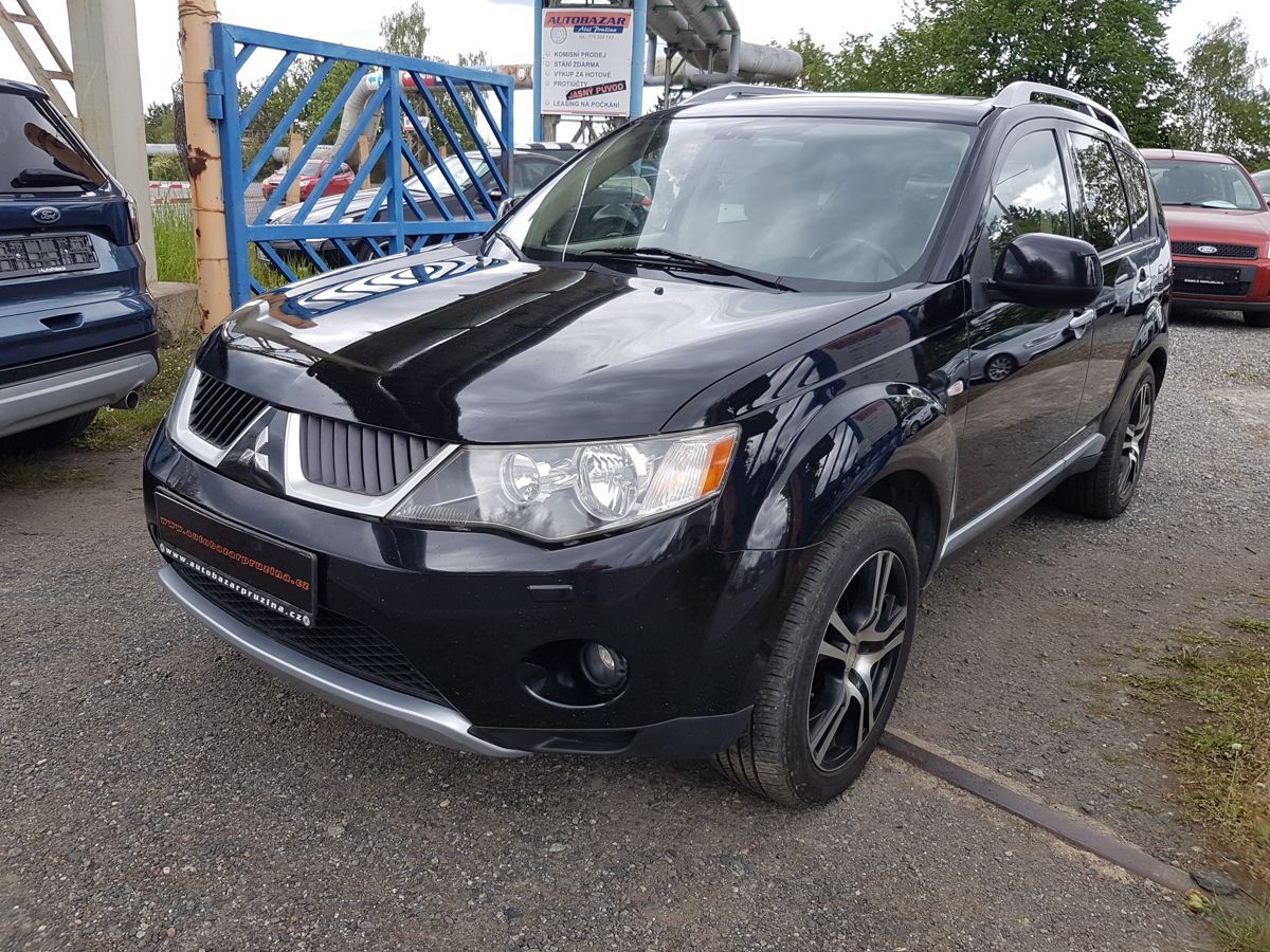 Mitsubishi Outlander, 2.2D 115KW 4X4 7MÍST - fotka 3