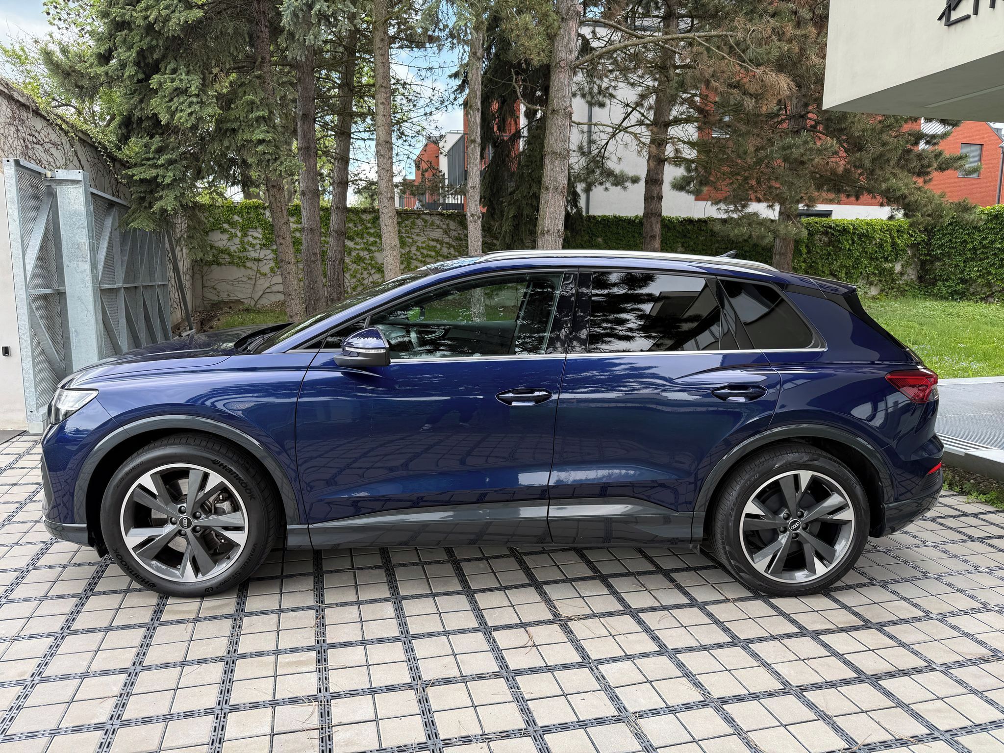 Audi Q4 e-tron, 40 e-tron 82kWh MATRIX LED HUD - fotka 3
