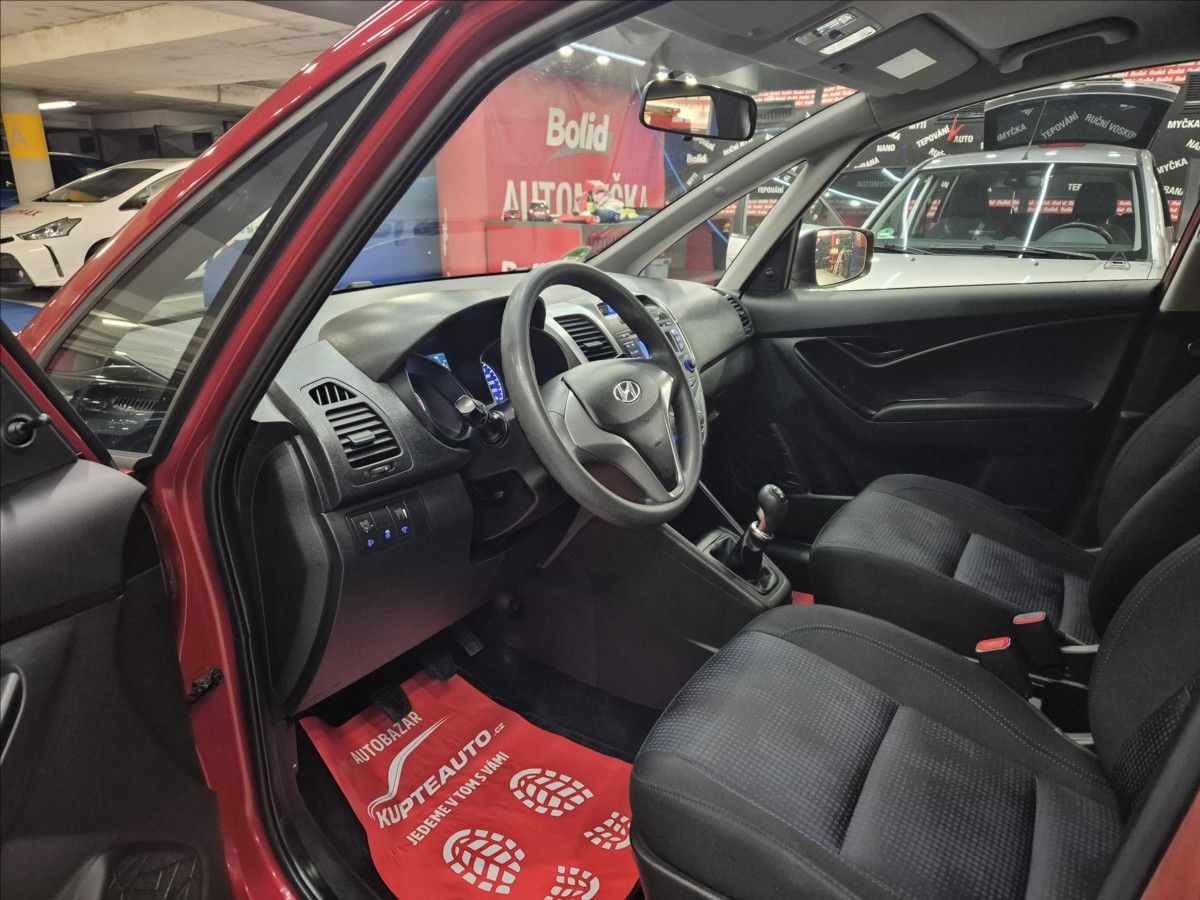 Hyundai ix20, 1,4 i  - Park senzory! - fotka 6