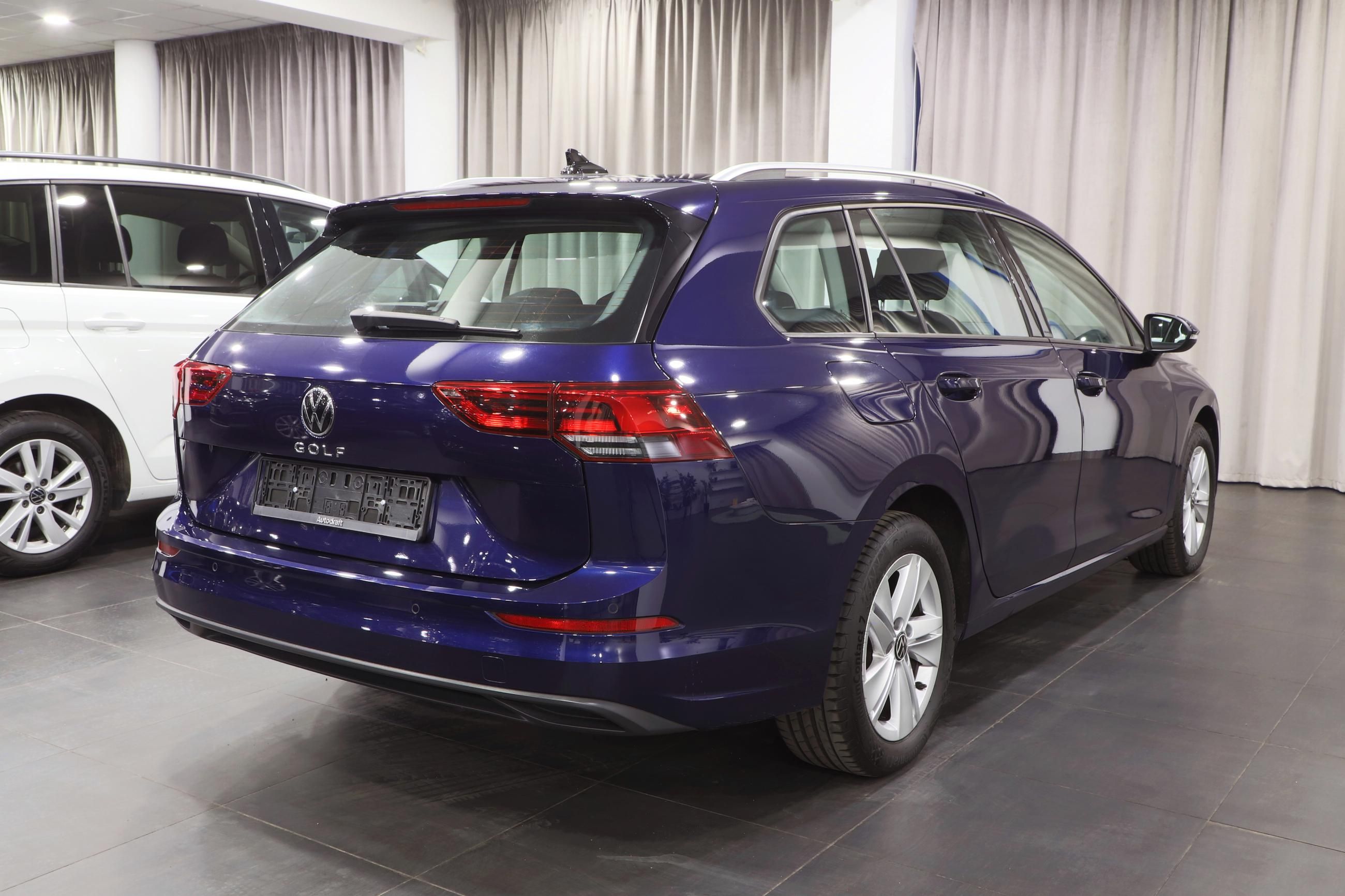 Volkswagen Golf Variant, 2.0 TDI 110kW / 2x sada ALU 16 - fotka 3
