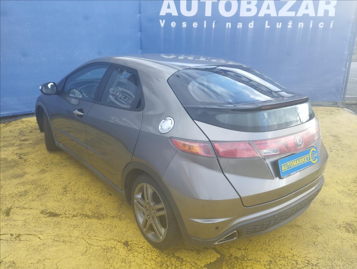 Honda Civic, 1,8 V-TEc 103KW AUTOMAT - fotka 6