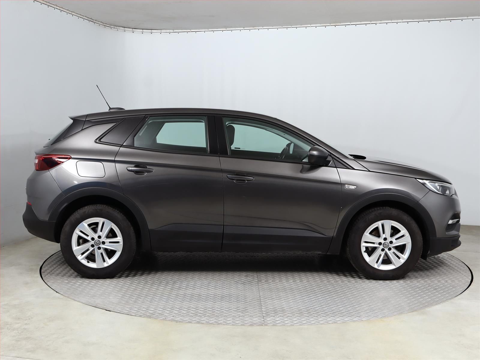 Opel Grandland X, 1.2 Turbo, ČR,1.maj - fotka 6