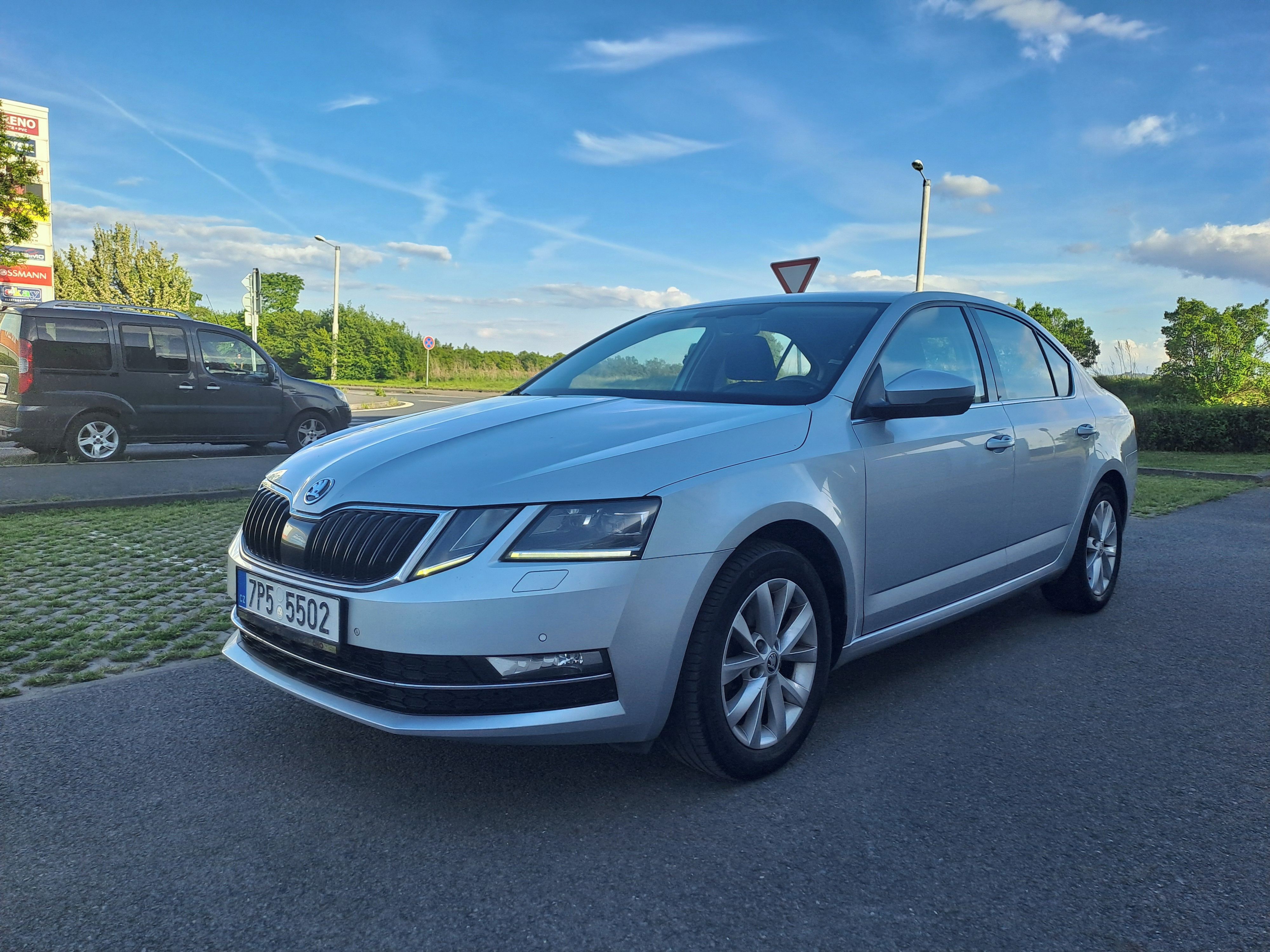 Škoda Octavia, 2.0TDI 110KW 1.MAJ STYLE+ TOP - fotka 3