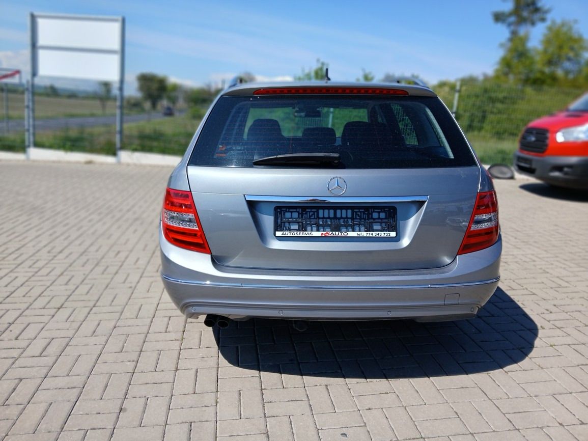 Mercedes-Benz Třídy C, C 180 2,2 CDI Avantgarde - fotka 4