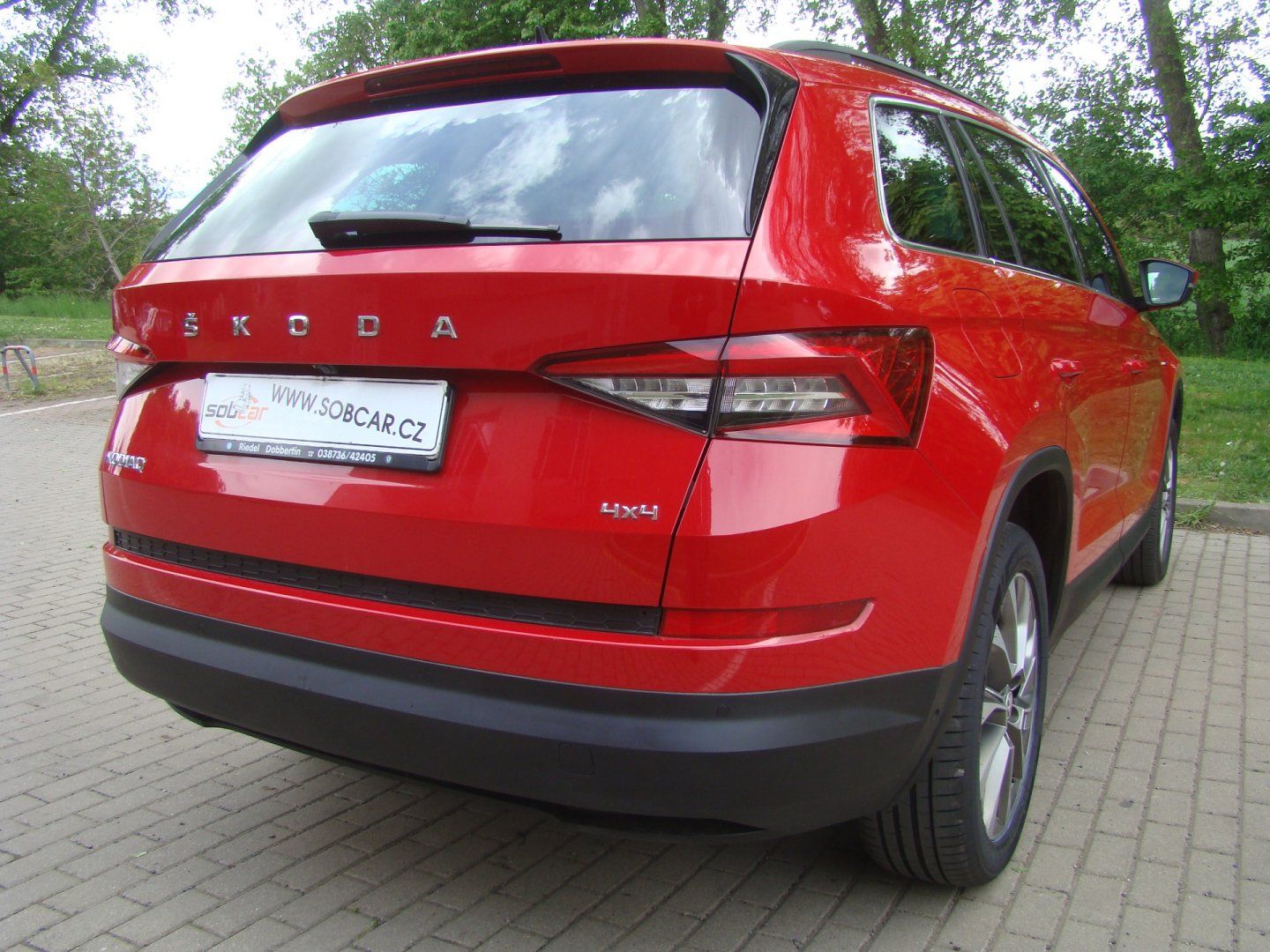 Škoda Kodiaq, 2.0 TDi 147kW 4x4 DSG WEBASTO - fotka 4