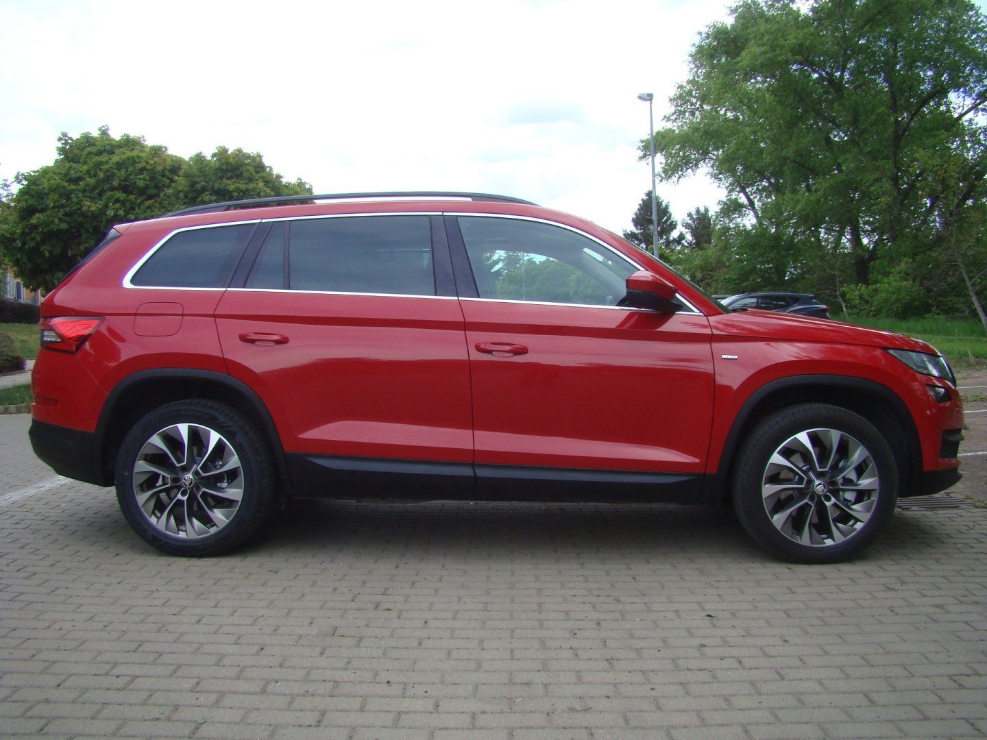 Škoda Kodiaq, 2.0 TDi 147kW 4x4 DSG WEBASTO - fotka 3