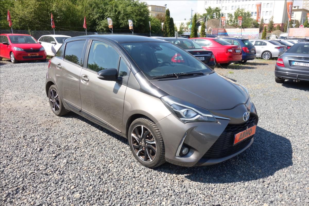 Toyota Yaris, 1,5 i, ČR, HYBRID, SELECTION.