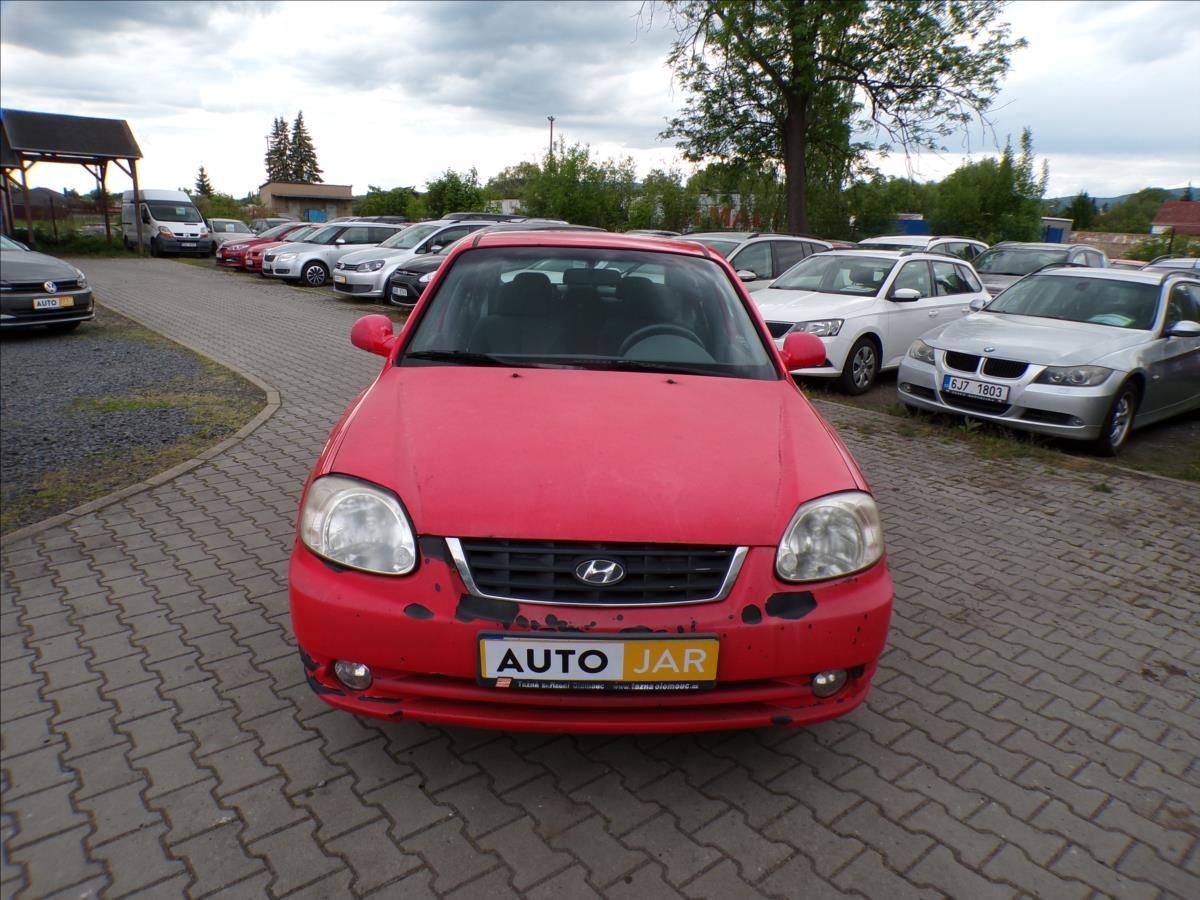 Hyundai Accent, 1,3 i  TAŽNÉ ZAŘÍZENÍ - fotka 3