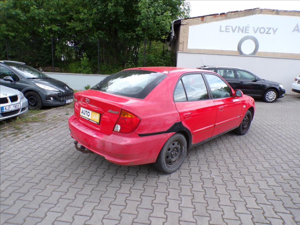 Hyundai Accent, 1,3 i  TAŽNÉ ZAŘÍZENÍ - fotka 5