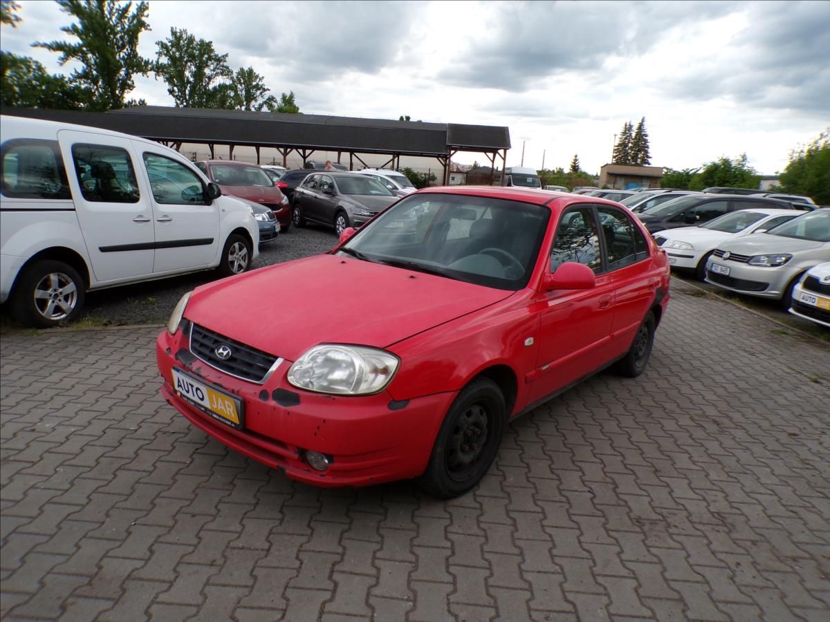 Hyundai Accent, 1,3 i  TAŽNÉ ZAŘÍZENÍ - fotka 2