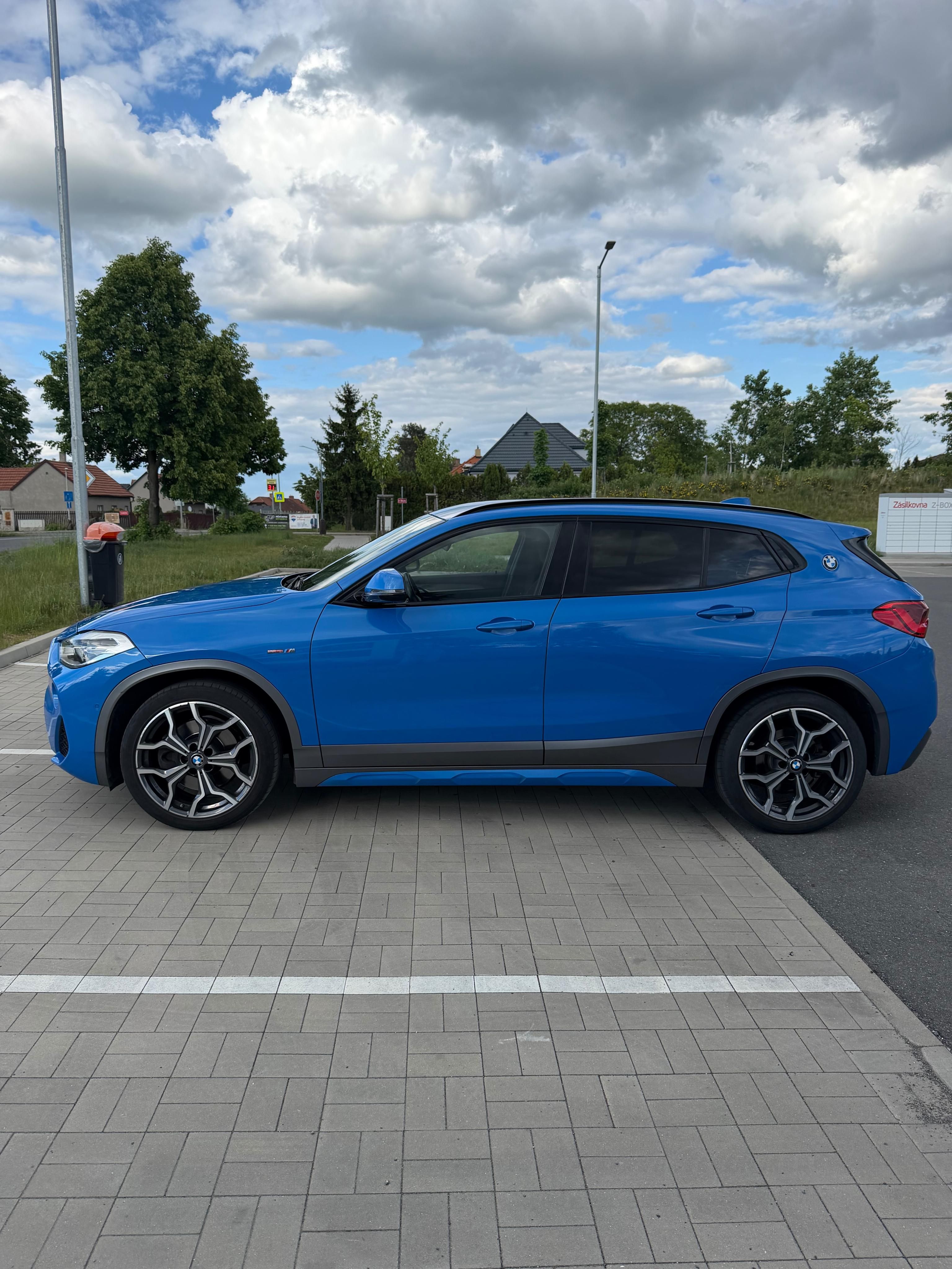 BMW X2, xDrive 20d / M-Packet / 4x4 - fotka 3
