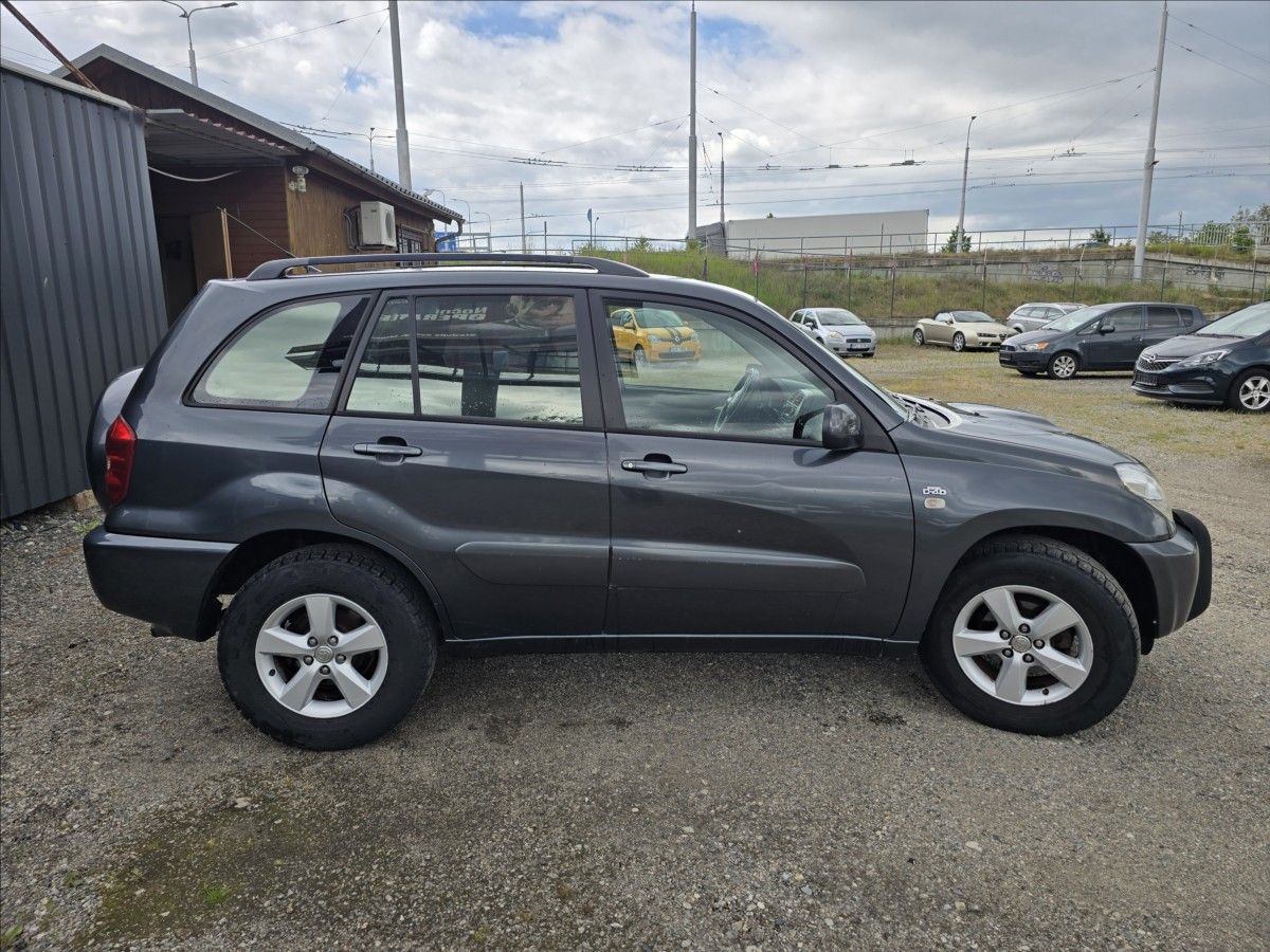 Toyota Rav4, 2,0 D-4D  nové rozvody , Stk - fotka 4
