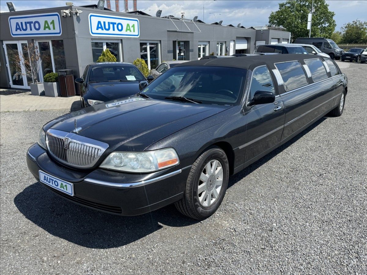 Lincoln Town Car, 4,6 V8 TIFFANY DPH KŮŽE KAMERA
