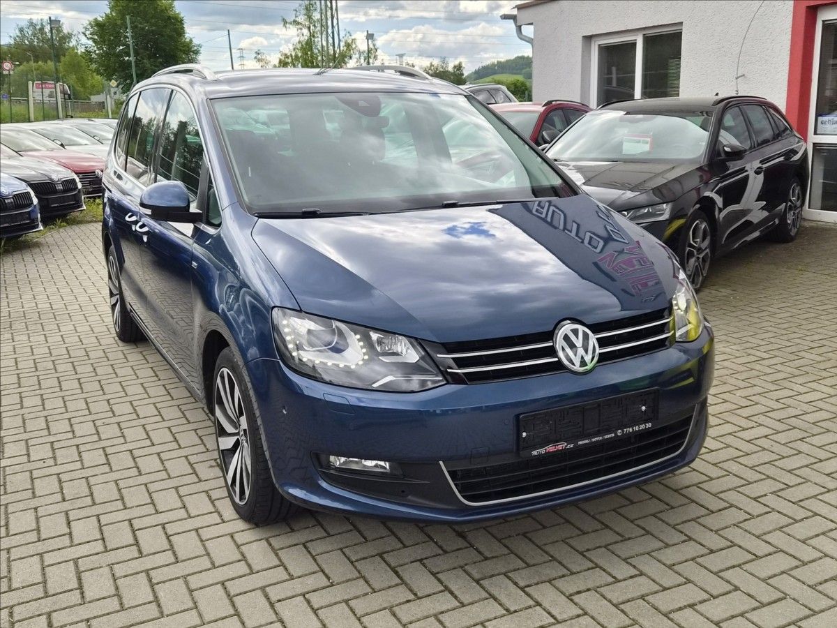 Volkswagen Sharan, 2,0 TDi DSG *XENON*NAVI*TAŽNÉ* - fotka 4