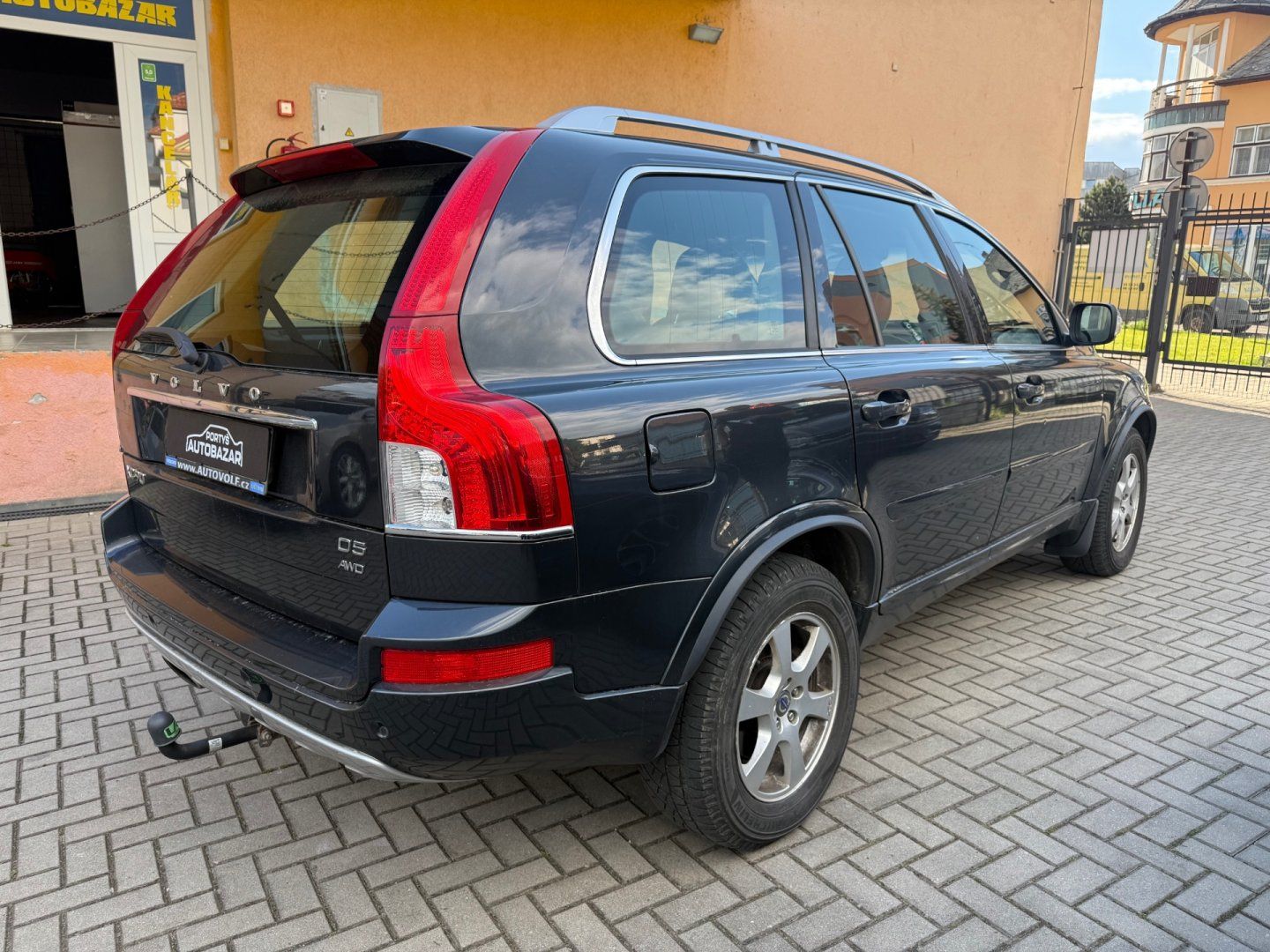 Volvo XC90, D5 2.4d 4x4 - fotka 4