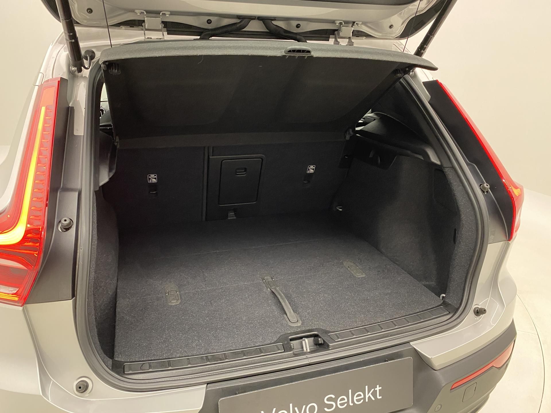 Volvo XC40, PURE ELECTRIC RECHARGE PLUS CZ - fotka 6