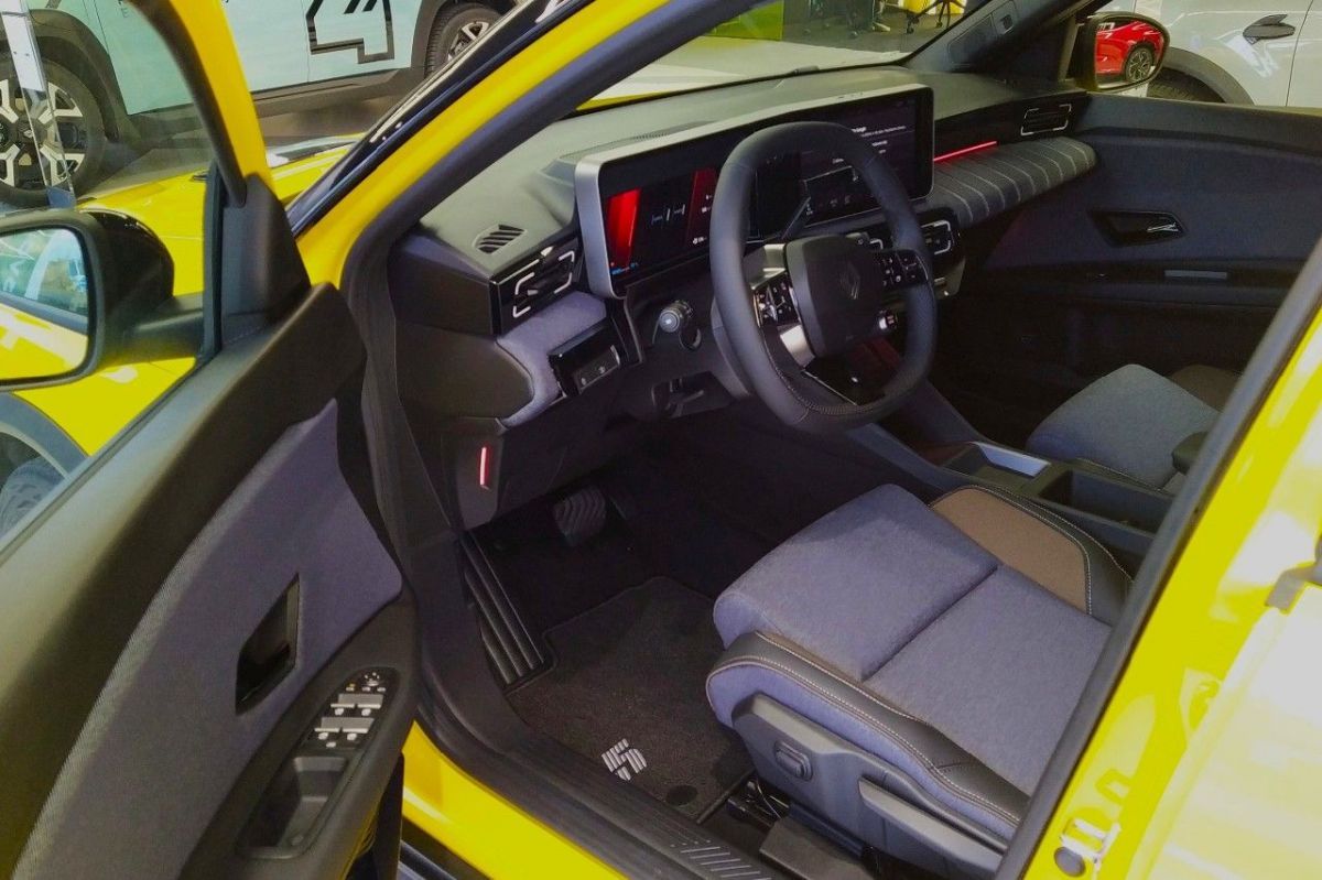 Renault R5, techno 150 k comfort range - fotka 5
