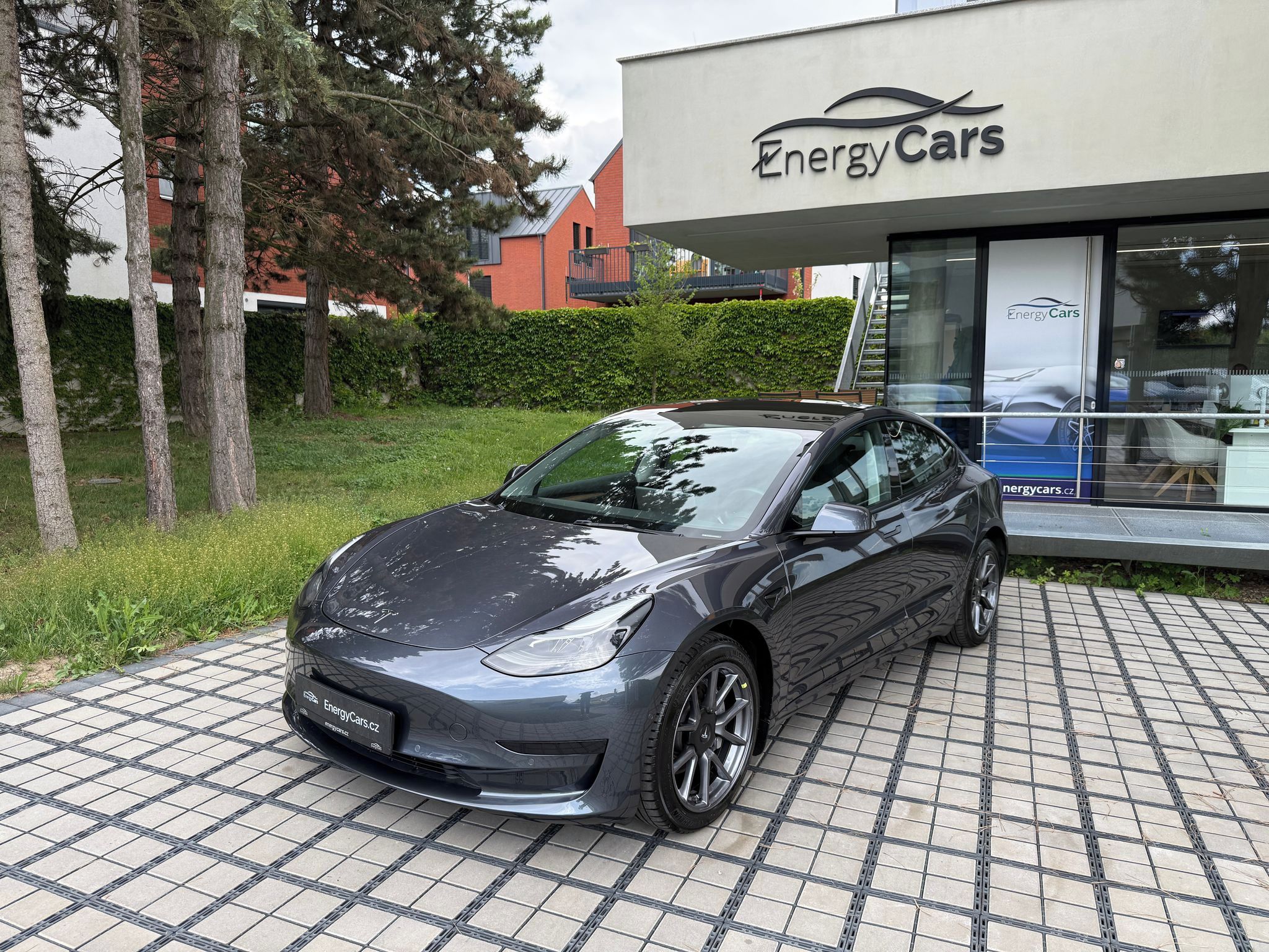 Tesla Model 3, Standart Range LFP Autopilot
