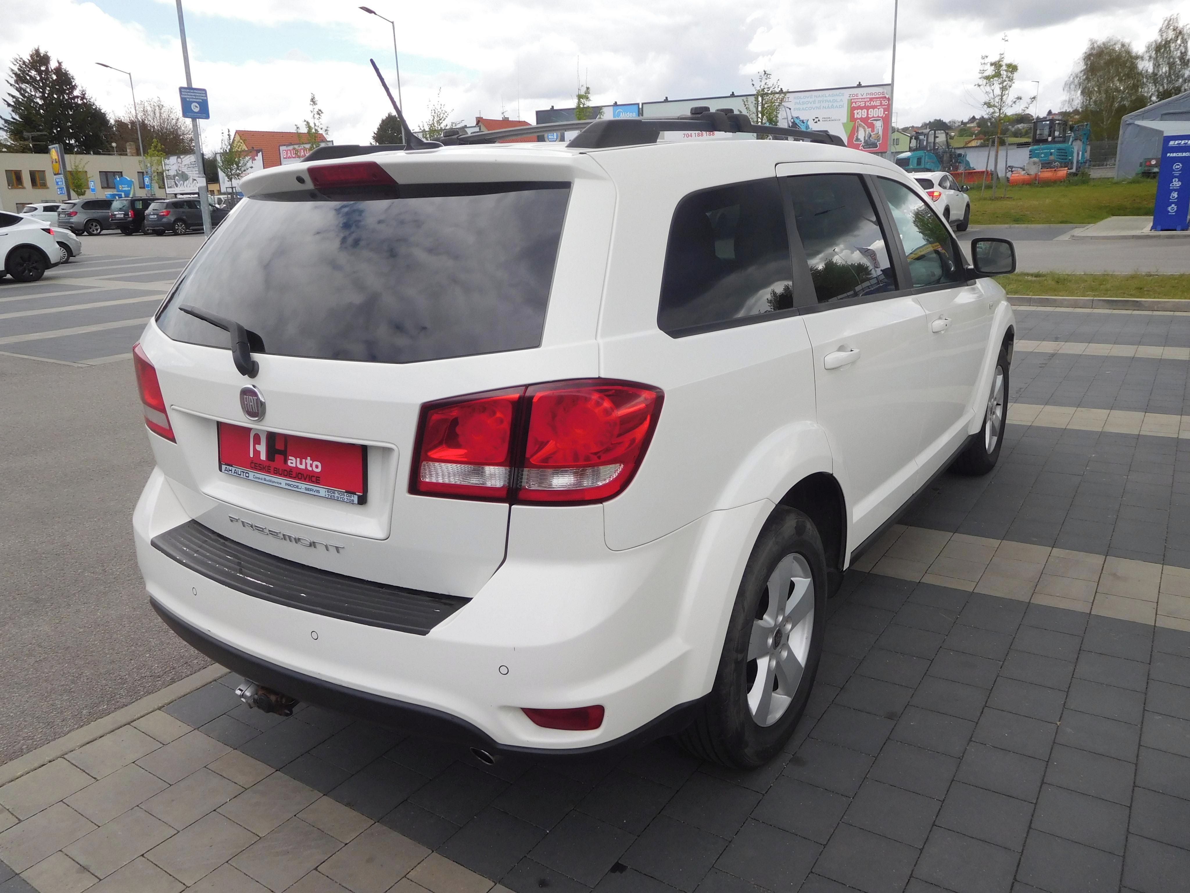 Fiat Freemont, 2.0 JTD Mjet, 125 kW, 7. Míst - fotka 3