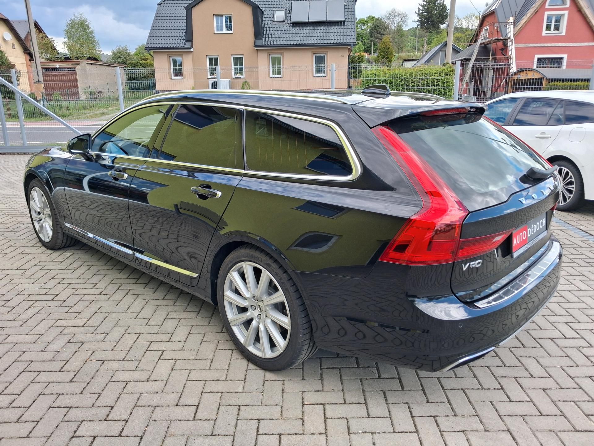 Volvo V90, 2,0 D5 173kw SERVISKA TOP STAV - fotka 5