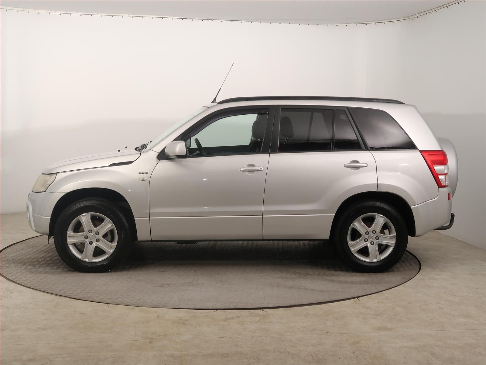 Suzuki Grand Vitara, 1.9 DDiS, 4X4, po STK, Tažné - fotka 3