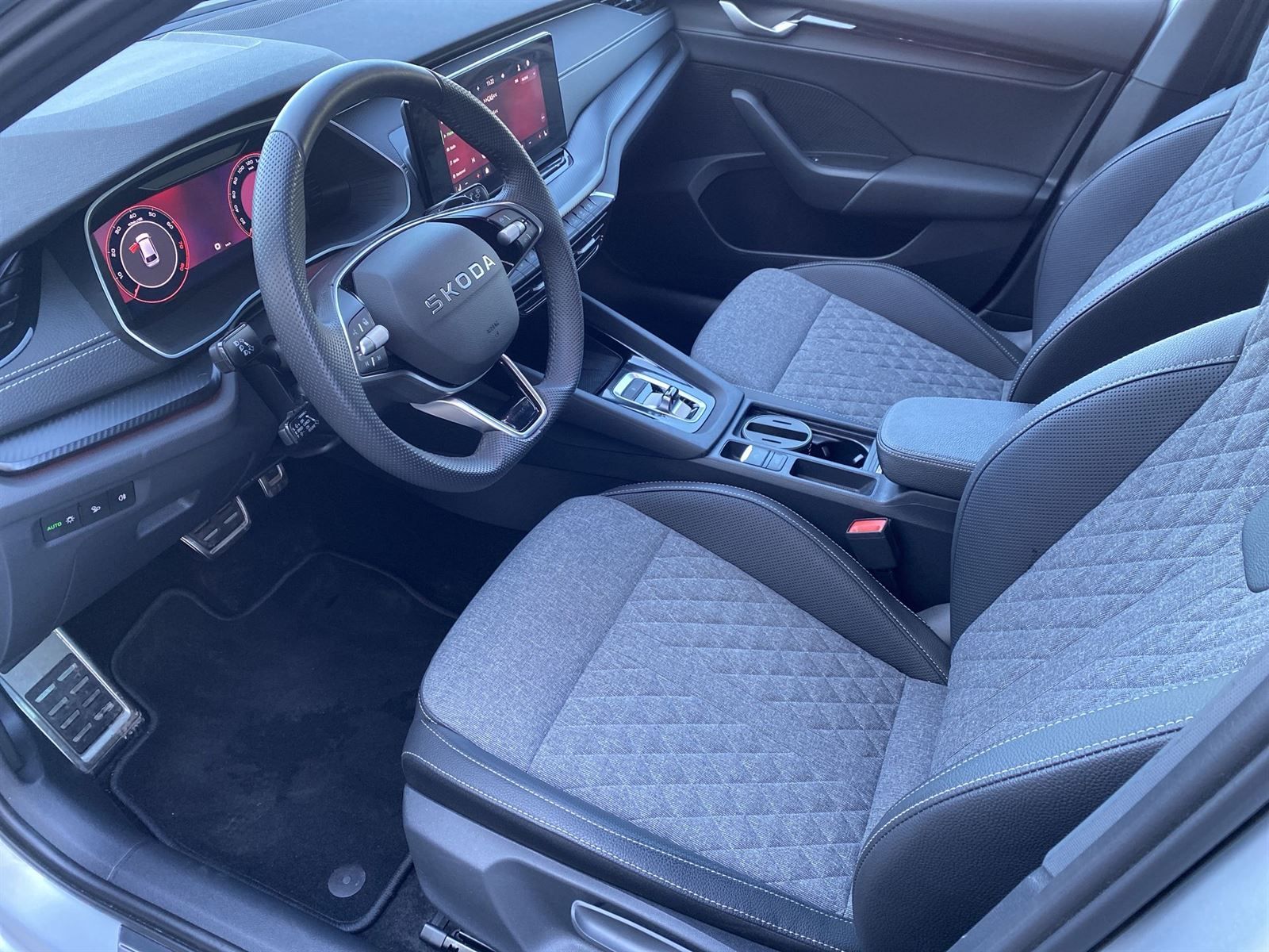 Škoda Octavia, Combi 1.5 TSI M-HEV DSG - fotka 6