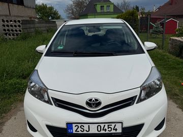 1.0 benzin, couvací kamera