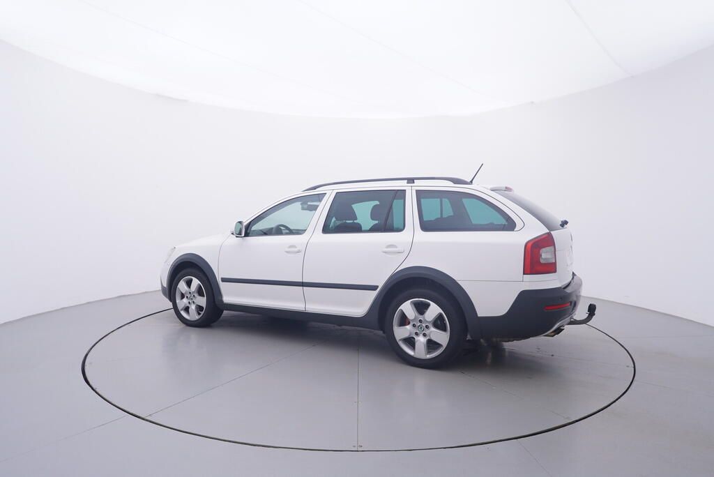 Škoda Octavia, Scout 2.0 TDI 103 kW - fotka 3