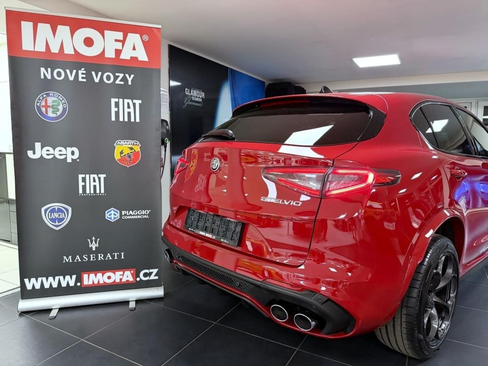 Alfa Romeo Stelvio, 2.9 V6 BiTurbo 520k QV Carbon - fotka 5