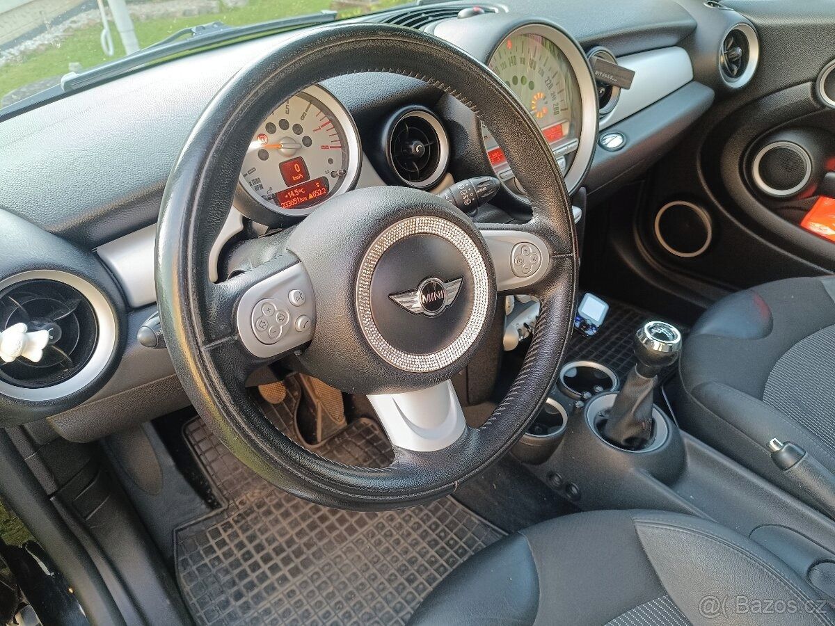 Mini Cooper, 1,6 90kw - fotka 6