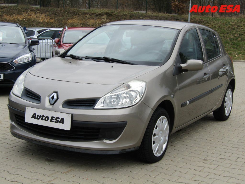 Renault Clio, 1.2i,1.maj,ČR,AC,temp - fotka 3