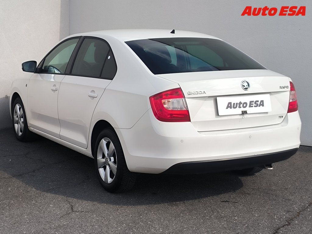 Škoda Rapid, 1.6 TDi,AC,park.čidla - fotka 6